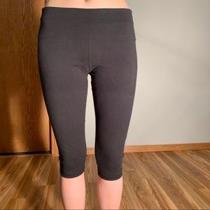 Victoria Secret Pink Capri Leggings - Size Medium
